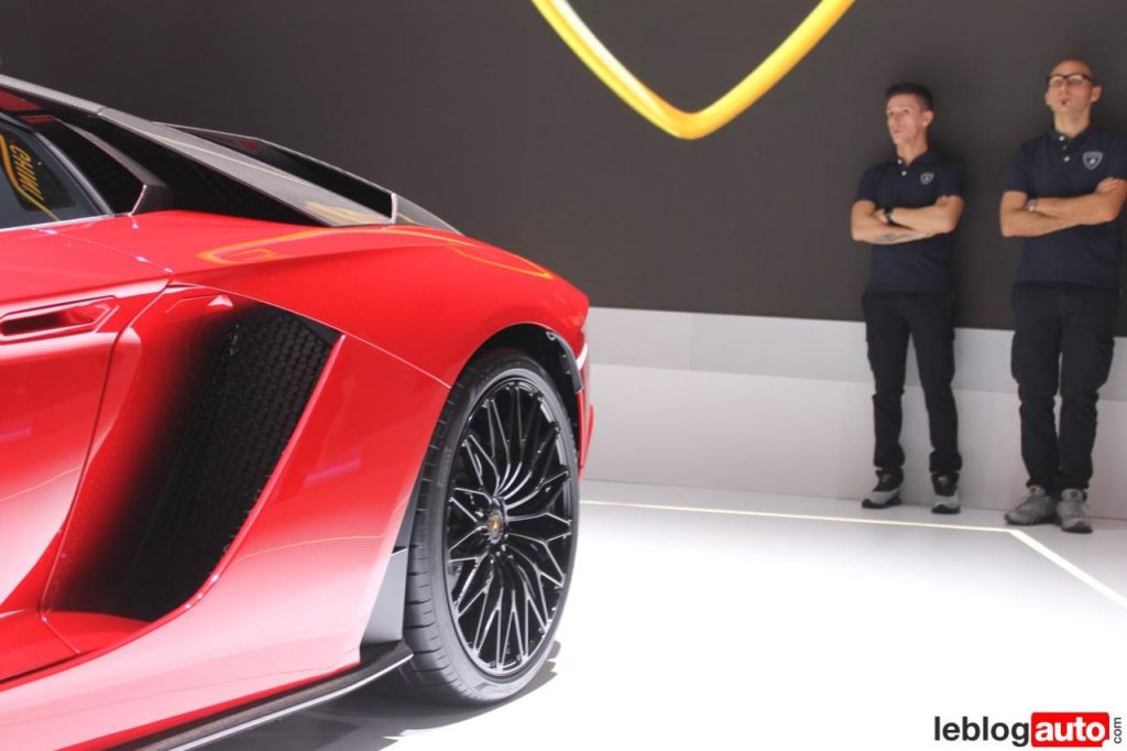 hd-genve_2018_live_lamborghini_huracn_performante_spyder_2-6