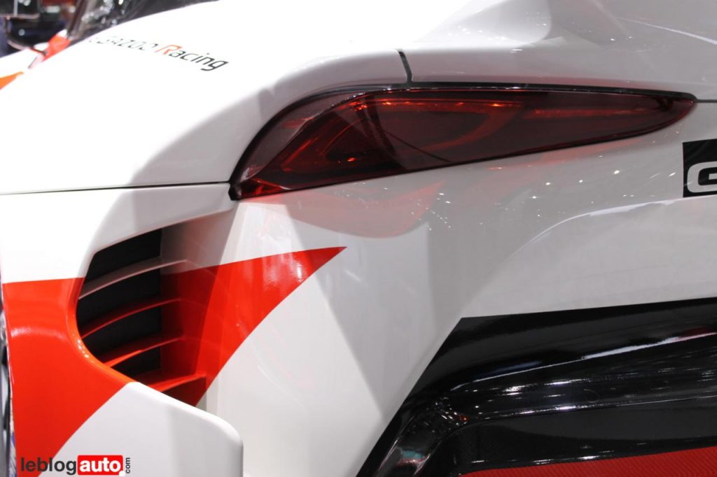 hd-genve_2018_live_toyota_gr_supra_racing_concept_1-2