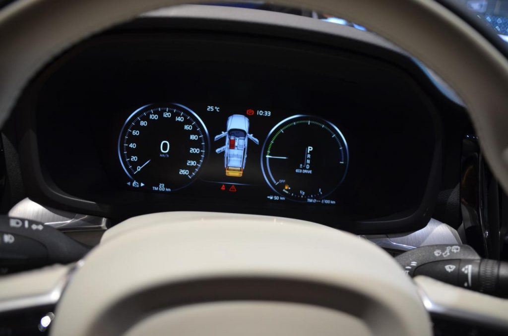 hd-genve_2018_live_volvo_v60_1-1