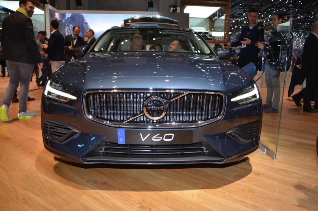 hd-genve_2018_live_volvo_v60_1-12