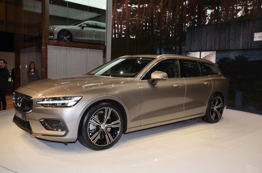 hd-genve_2018_live_volvo_v60_1-18