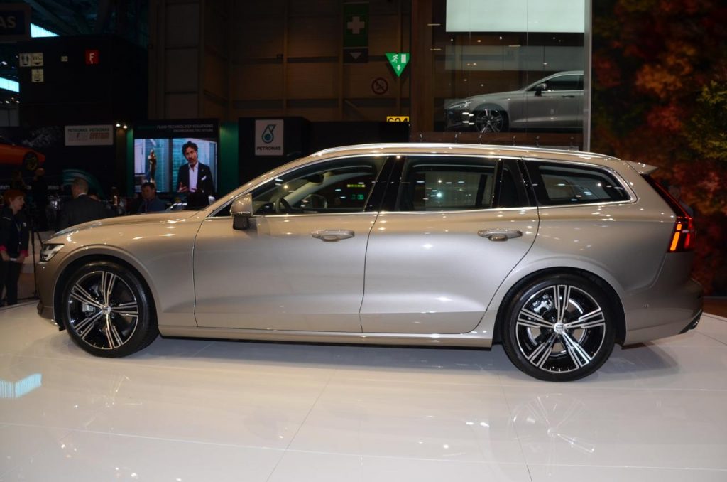 hd-genve_2018_live_volvo_v60_1-20