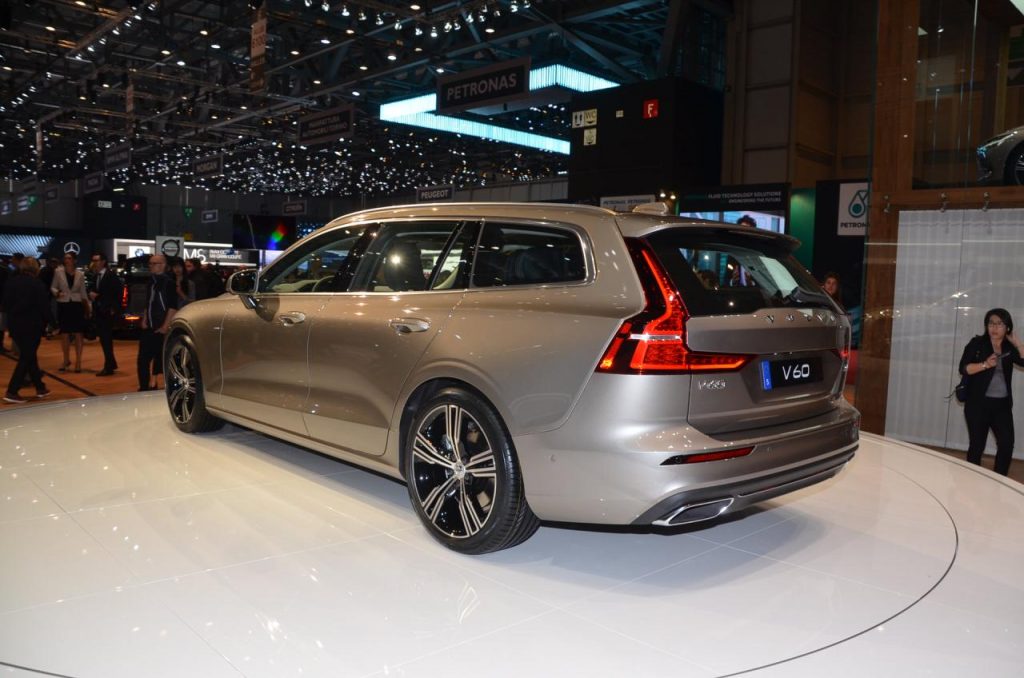 hd-genve_2018_live_volvo_v60_1-21
