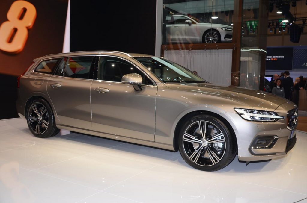 hd-genve_2018_live_volvo_v60_1-25