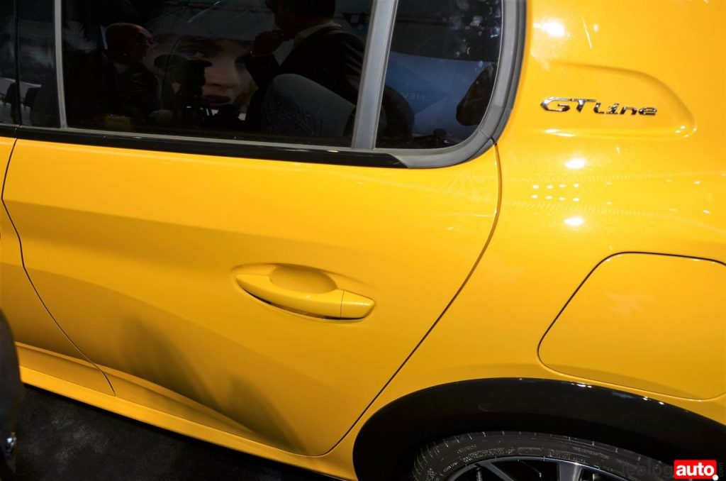 hd-genve_2019_live_peugeot_208_1-19