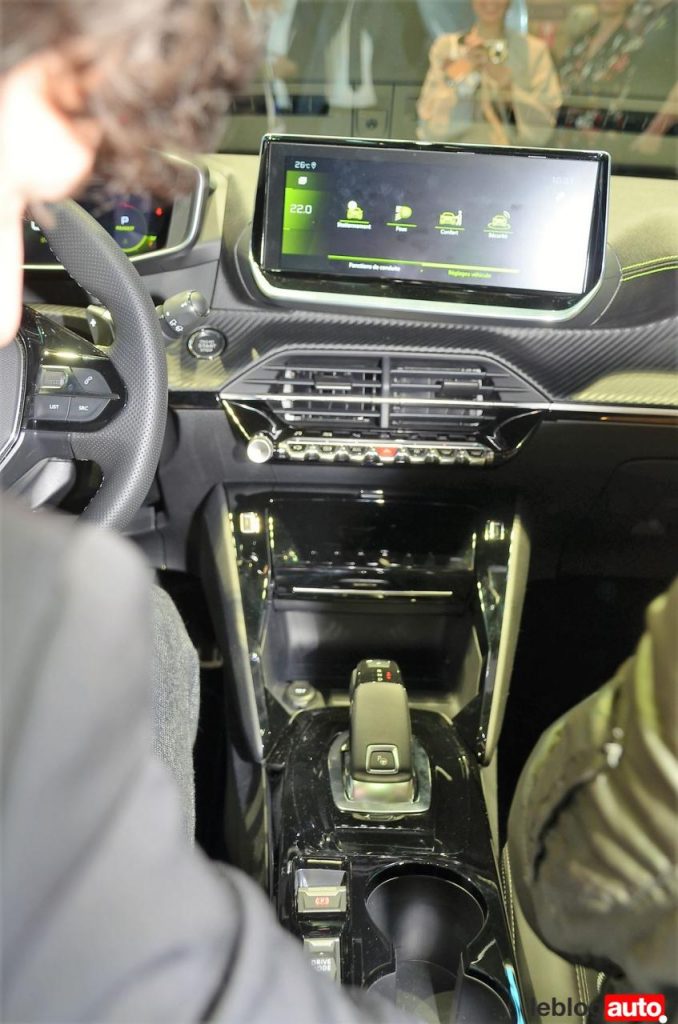 hd-genve_2019_live_peugeot_208_2-8