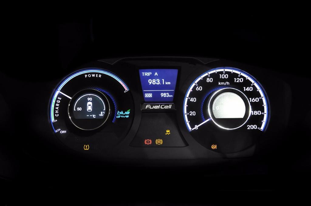 hd-hanovre_2016_hyundai_h350_fcv_concept_1-1