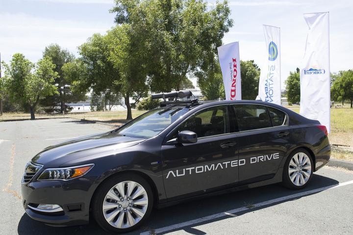 hd-honda_poursuit_le_dveloppement_de_la_voiture_autonome_1-3