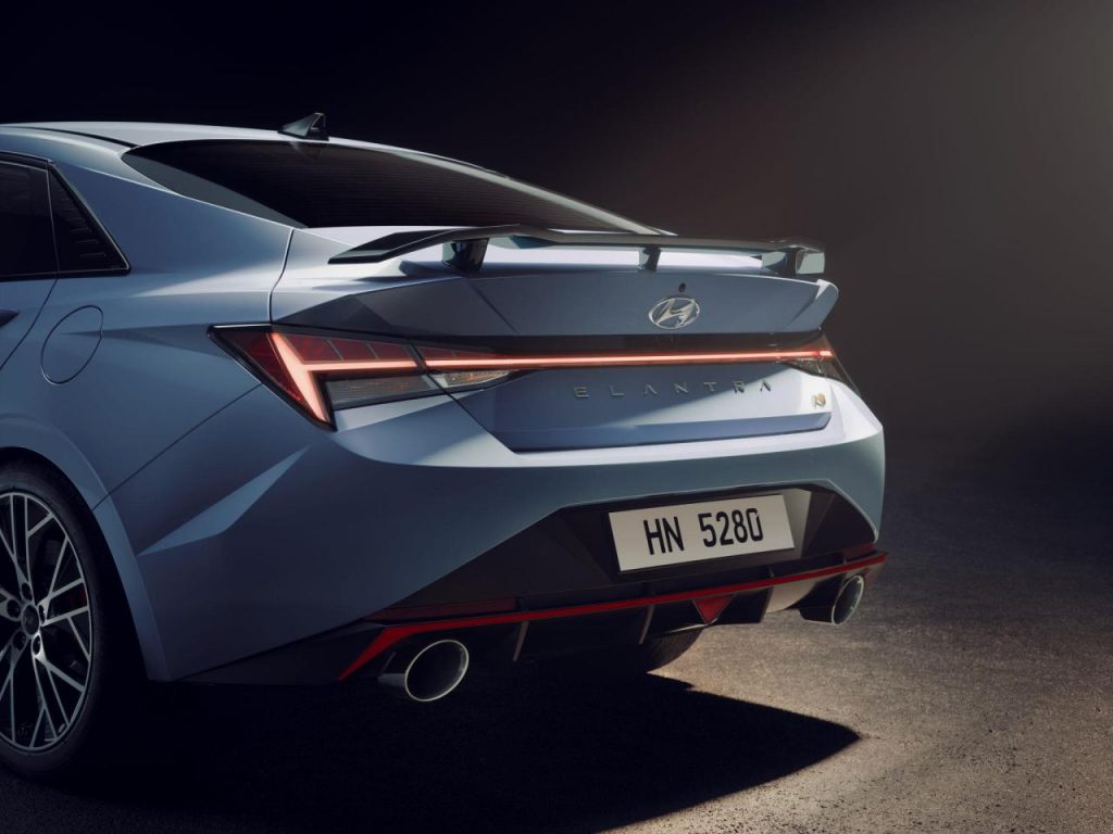 hd-hyundai_elantra_n_miam_miam_mais_pas_touche_1-3