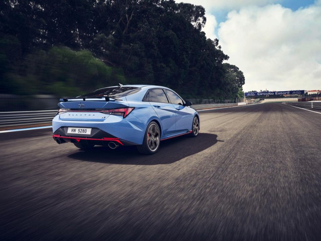 hd-hyundai_elantra_n_miam_miam_mais_pas_touche_1-7