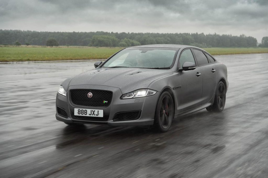hd-jaguar_xjr575_1-10