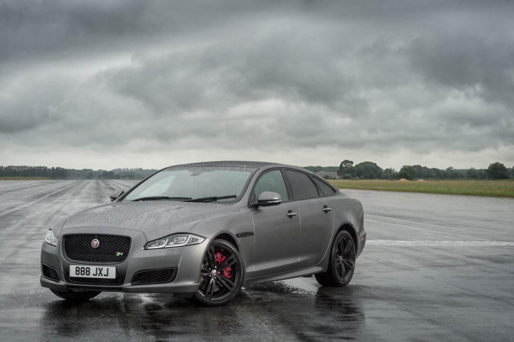 hd-jaguar_xjr575_1-11