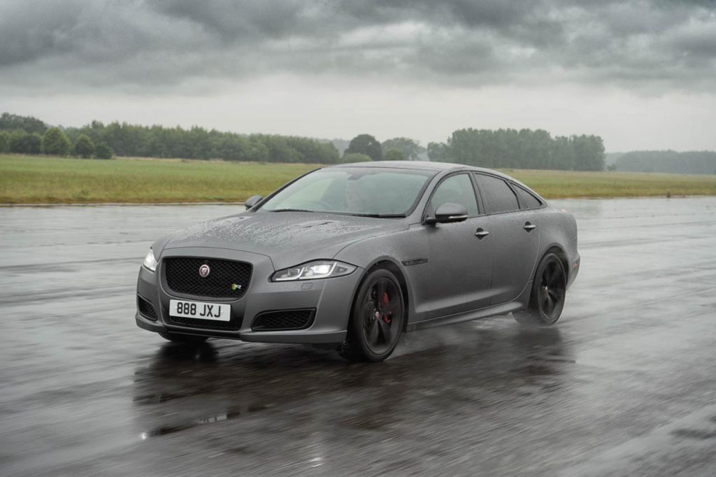 hd-jaguar_xjr575_1-9