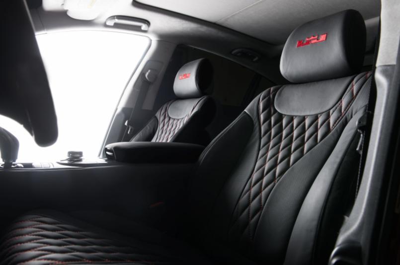 hd-k900_king_james_edition_modle_unique_aux_enchres_1-4