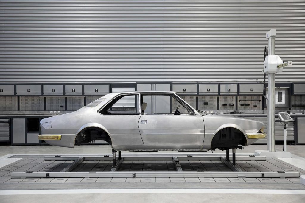 hd-la_bmw_garmisch_de_bertone_et_par_gandini_recre_1-12