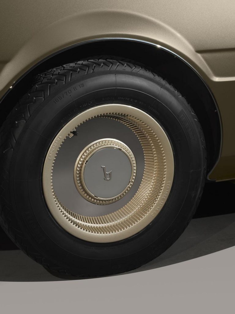 hd-la_bmw_garmisch_de_bertone_et_par_gandini_recre_1-57