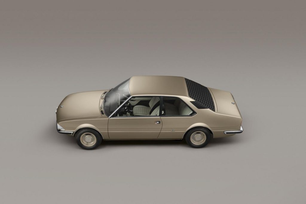 hd-la_bmw_garmisch_de_bertone_et_par_gandini_recre_1-59