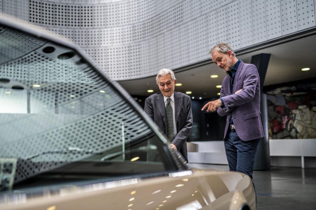 hd-la_bmw_garmisch_de_bertone_et_par_gandini_recre_1-7