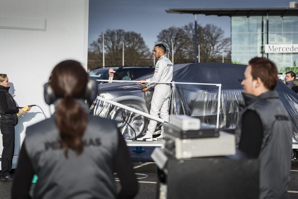 hd-la_compromission_du_jour_lewis_hamilton_liquid_et_metal_1-4