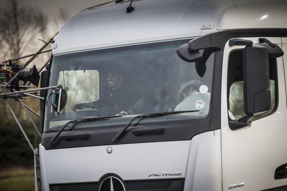 hd-la_compromission_du_jour_lewis_hamilton_liquid_et_metal_1-5