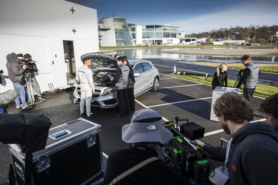 hd-la_compromission_du_jour_lewis_hamilton_liquid_et_metal_1