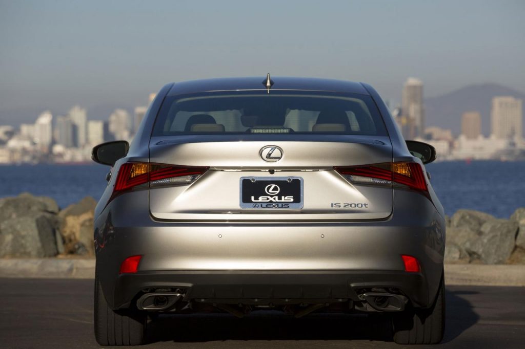 hd-la_lexus_is_restyle_arrive_sur_le_march_1-12