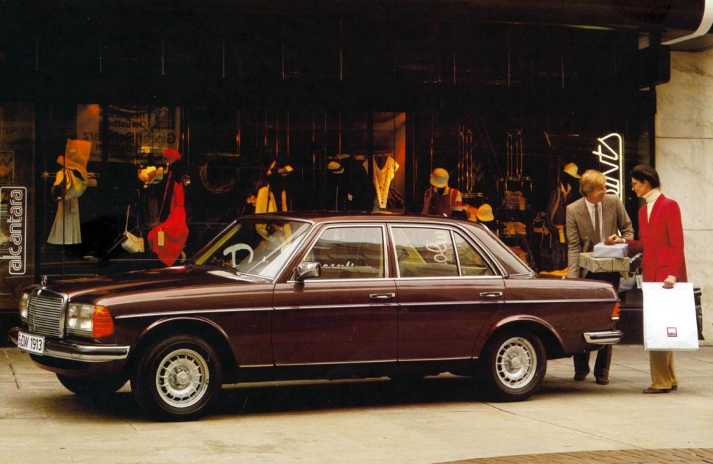 hd-la_mercedes_w123_fte_ses_40_ans_1-3