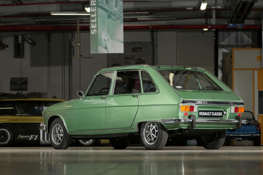 hd-la_renault_16_fte_ses_cinquante_ans_1-3