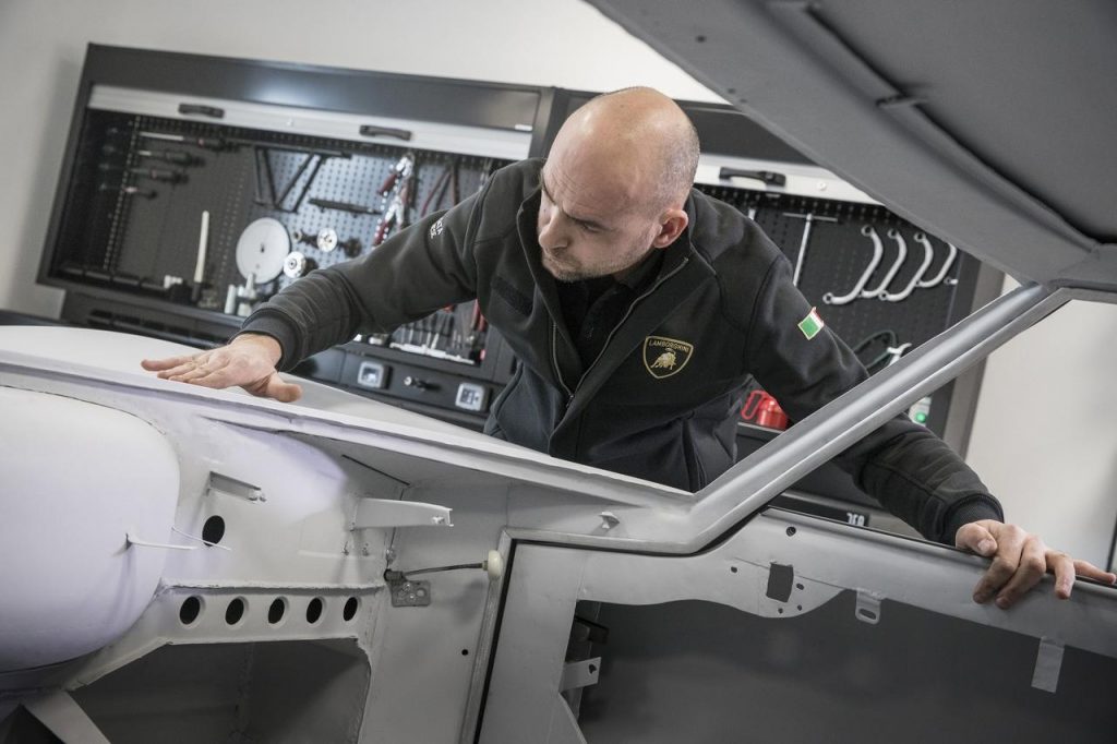 hd-lamborghini_polostorico_les_anciennes_bichonnes_1-3