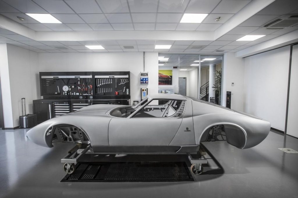 hd-lamborghini_polostorico_les_anciennes_bichonnes_1-5