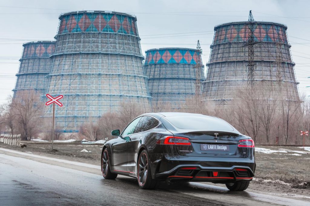 hd-larte_design_et_une_tesla_model_s_1-1