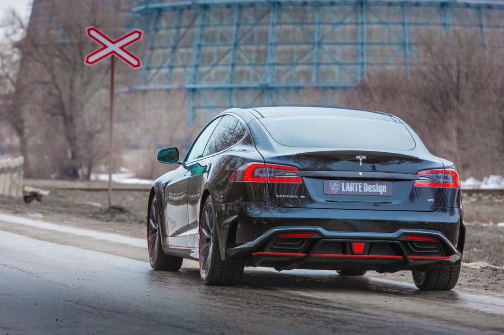 hd-larte_design_et_une_tesla_model_s_1-2