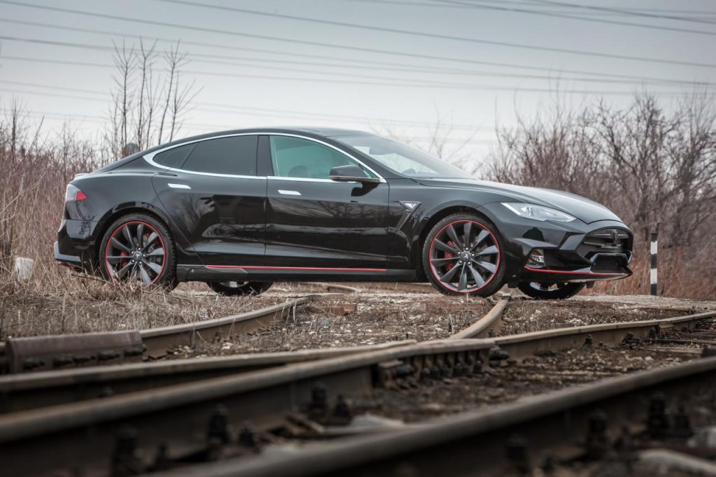hd-larte_design_et_une_tesla_model_s_1-20