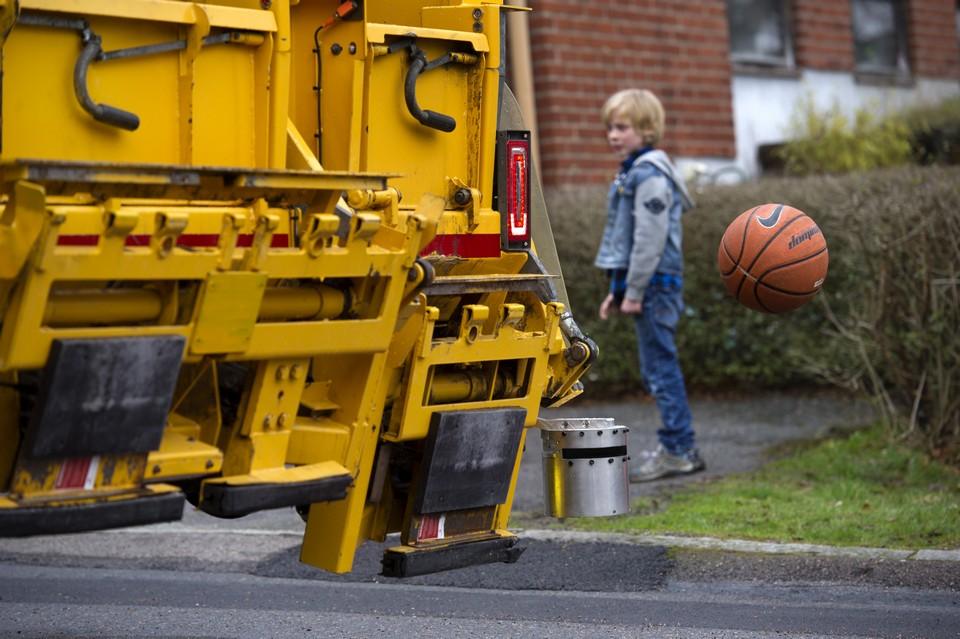 hd-le_camion_poubelle_autonome_de_volvo_trucks_1-4