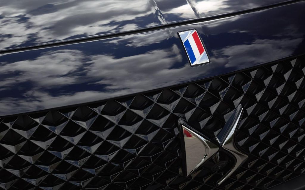 hd-le_ds_7_crossback_s_offre_une_investiture_prsidentielle_1