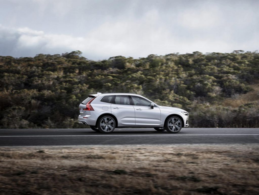 hd-le_volvo_xc60_t8_est_pass_chez_polestar_1-2