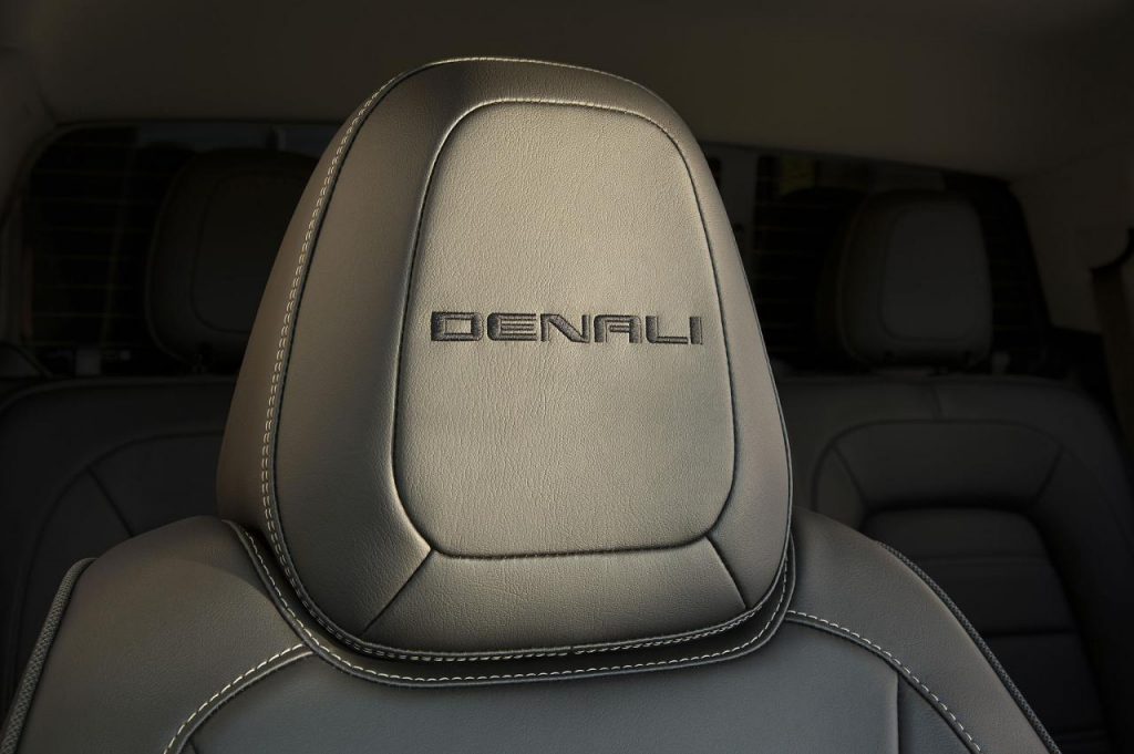hd-los_angeles_2015_gmc_canyon_denali_1-4
