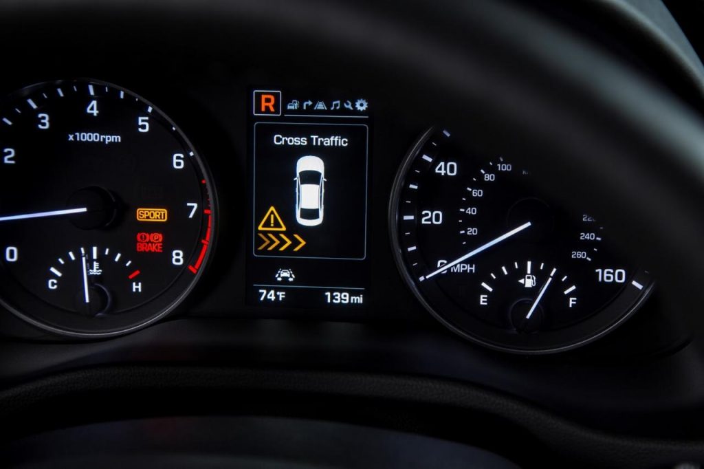 hd-los_angeles_2015_hyundai_elantra_1-10