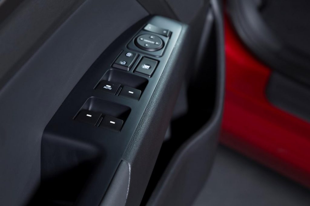 hd-los_angeles_2015_hyundai_elantra_1-17