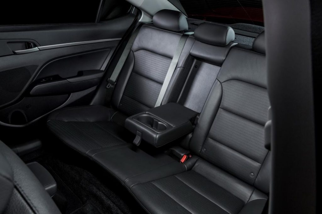 hd-los_angeles_2015_hyundai_elantra_1-22