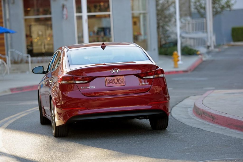 hd-los_angeles_2015_hyundai_elantra_1-28