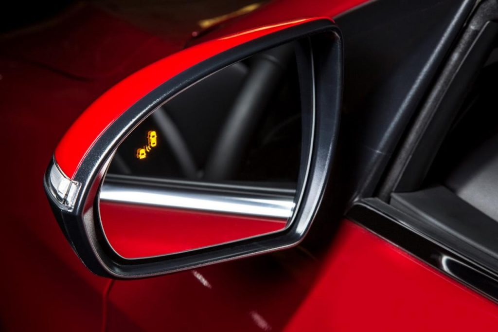 hd-los_angeles_2015_hyundai_elantra_1-3