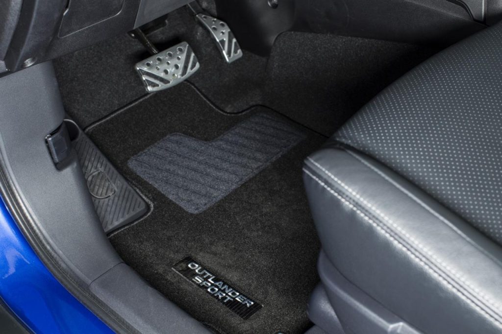 hd-los_angeles_2015_mitsubishi_outlander_sport_1-12