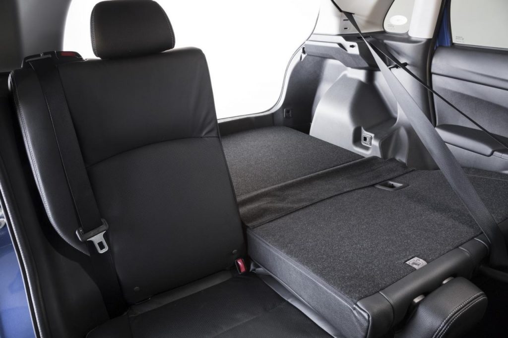 hd-los_angeles_2015_mitsubishi_outlander_sport_1-17