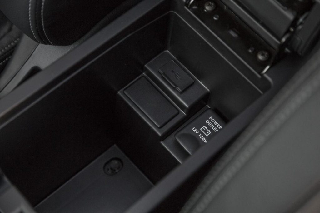 hd-los_angeles_2015_mitsubishi_outlander_sport_1-18