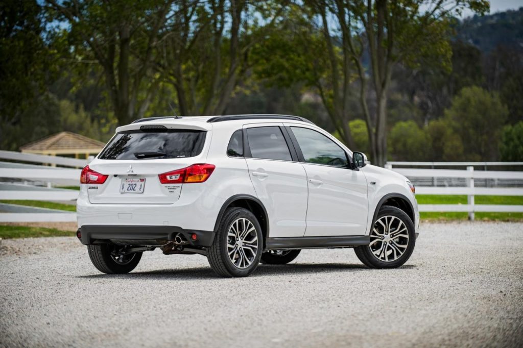 hd-los_angeles_2015_mitsubishi_outlander_sport_1-21