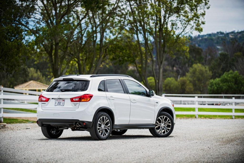 hd-los_angeles_2015_mitsubishi_outlander_sport_1-22