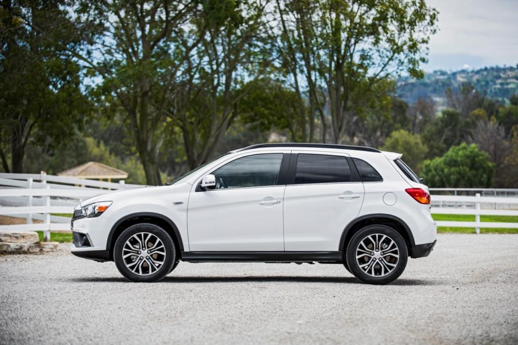 hd-los_angeles_2015_mitsubishi_outlander_sport_1-25