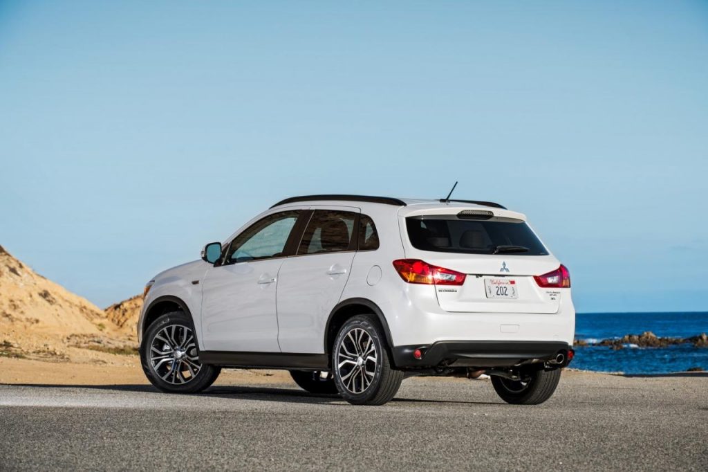 hd-los_angeles_2015_mitsubishi_outlander_sport_1-26