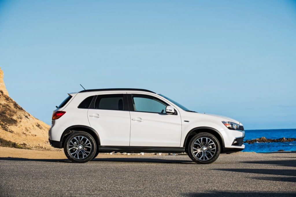 hd-los_angeles_2015_mitsubishi_outlander_sport_1-28